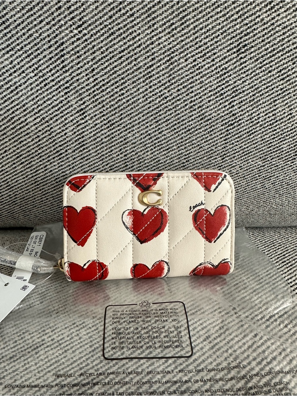 NWT Coach Small Zip Around Card Case With Quilting Heart Print CBR71